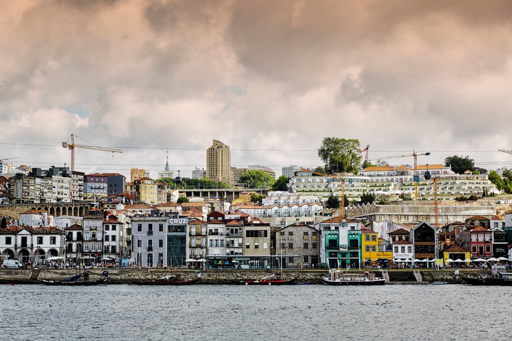 wagtailgirlsannakern_portugal_i06a9092